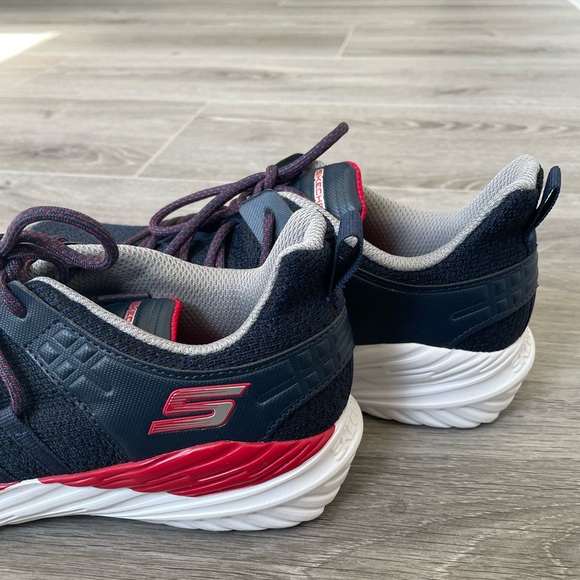 Skechers for Boys • Size 4.5 - Picture 8 of 13